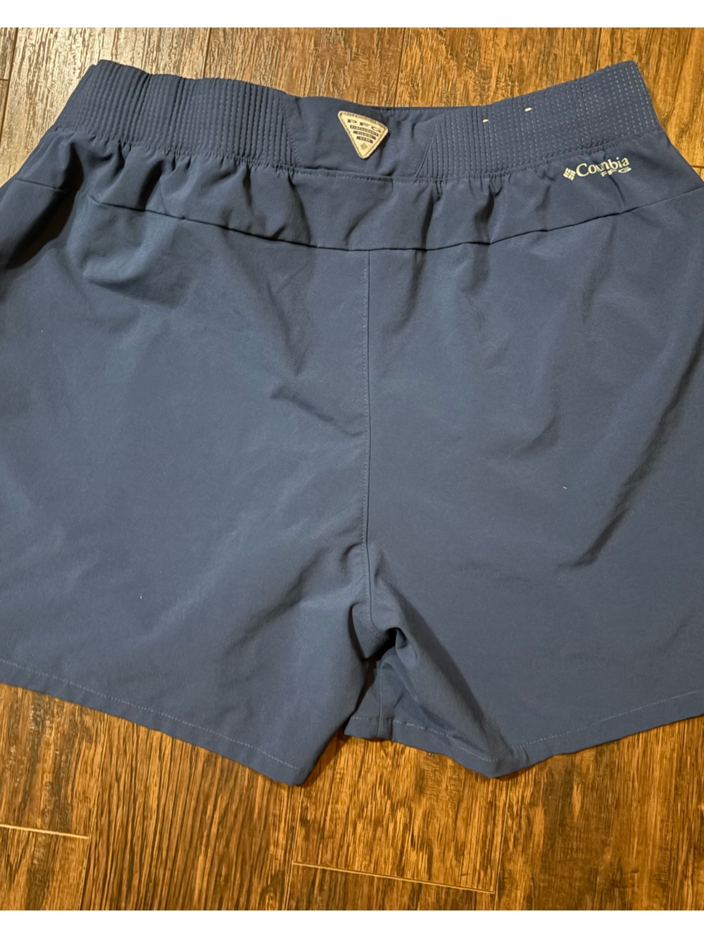 Columbia Navy Women’s Shorts size XL